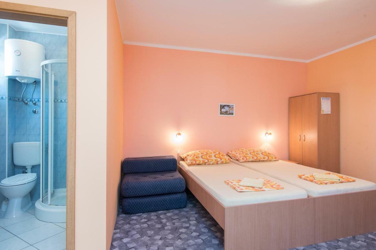 Apartmani Villa Lidija โอเรบิก ภายนอก รูปภาพ