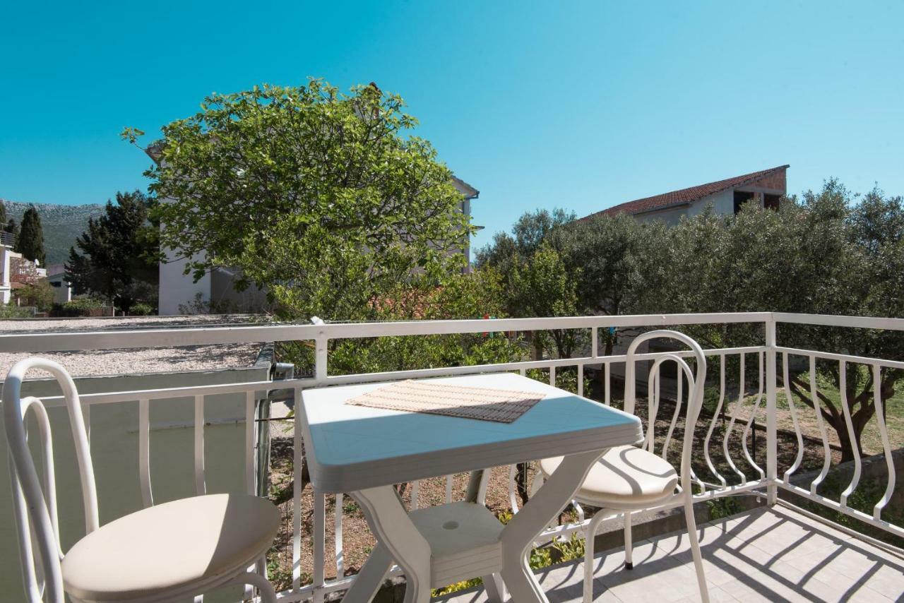 Apartmani Villa Lidija โอเรบิก ภายนอก รูปภาพ